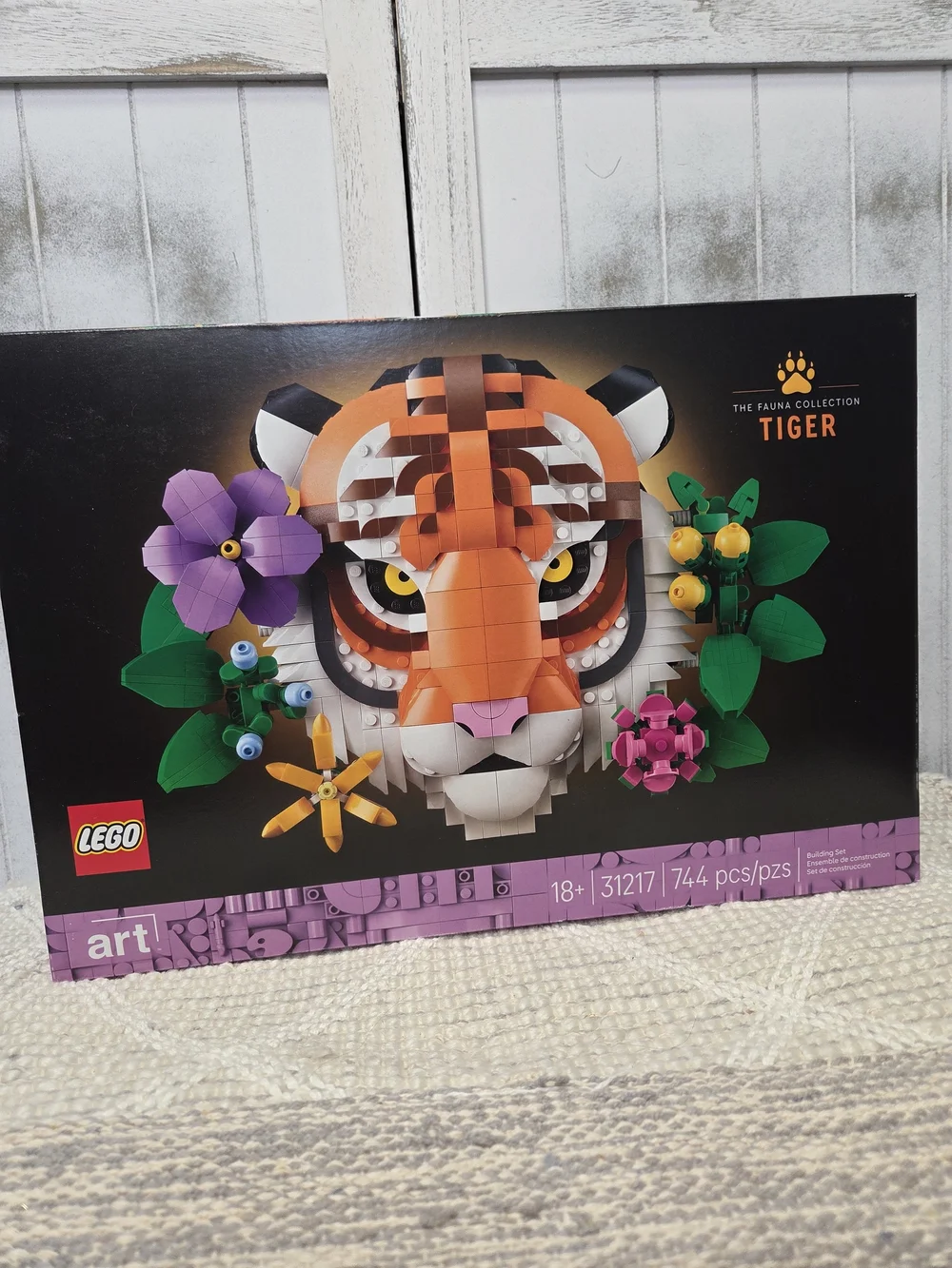 NIB LEGO Art Tiger Wall Decor Floral Tiger Head